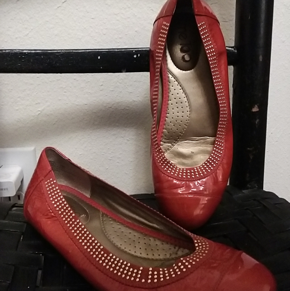 Shoes - Picture 2 of 3